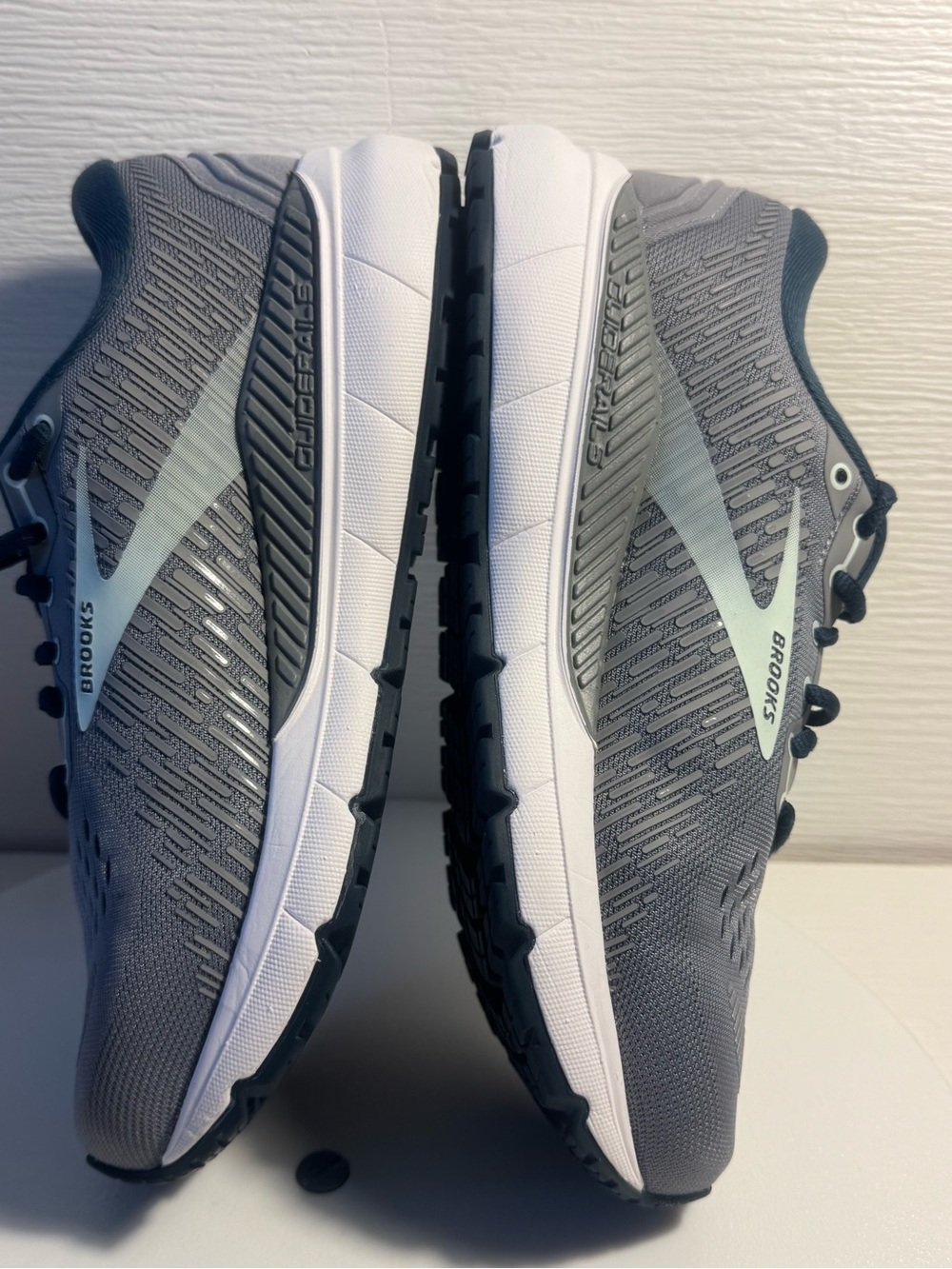 Brooks women’s Gray Athletic Running Shoes with White Midsole